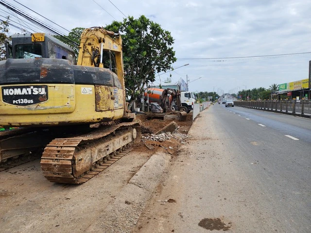 Một Số Hộ Dân Đã Có Hành Vi Ngăn Cản Việc Thi Công Tại Khu Vực Bên Phải Cầu Hàm Luông