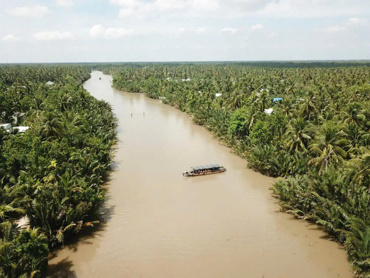 Địa Bàn Bến Tre Có Sông Rạch Chằng Chịt, Thông Với Biển Nên Nước Mặn Xâm Nhập Sâu