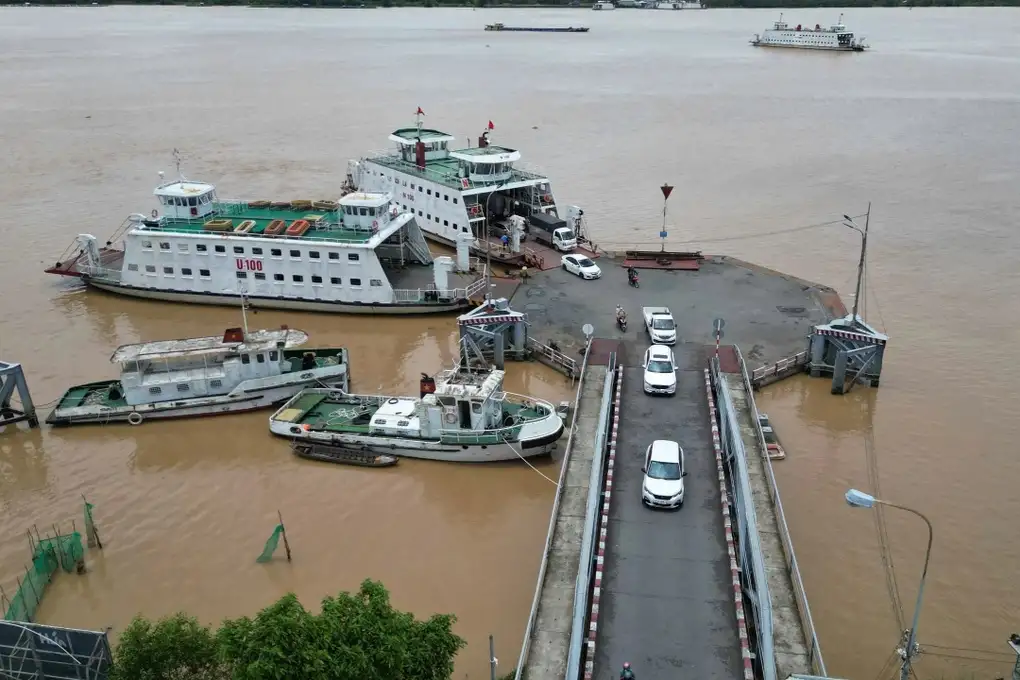 Phà Đình Khao Sẽ Tạm Ngưng Hoạt Động Để Thay Ponton Và Phao Phụ (Ảnh: Ctv).